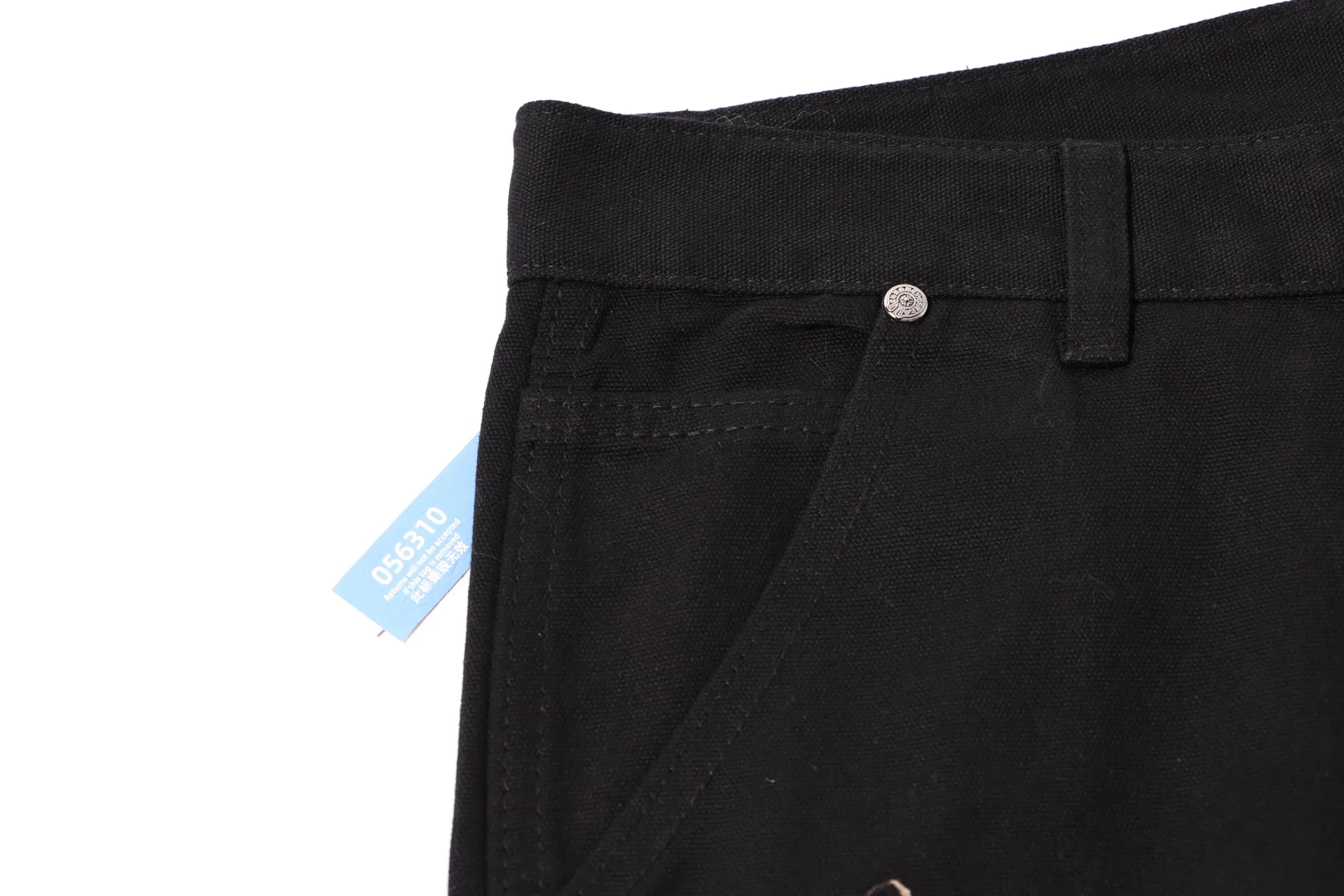 P260 Style number: H33 Croxin & 𝐂𝐡𝐫𝐨𝐦𝐞 𝐇𝐞𝐚𝐫𝐭 ss25 black white and blue leopard print leather denim workwear logging pants. Styles with different washed textures are very friendly to people with thin legs. The slightly flared version perfectly modifies the leg shape. The timeless and moderate length makes it easy to match and match. It is the basis for various styles and is a must-have in your wardrobe! The fabric is stiff but also makes the upper body soft without losing texture. The washing process is even more perfect. It is a must-have item for everyone! ! ! Washed wheat, hang tag, pants label, three labels complete Color: black Size: 28-30-32-34-36